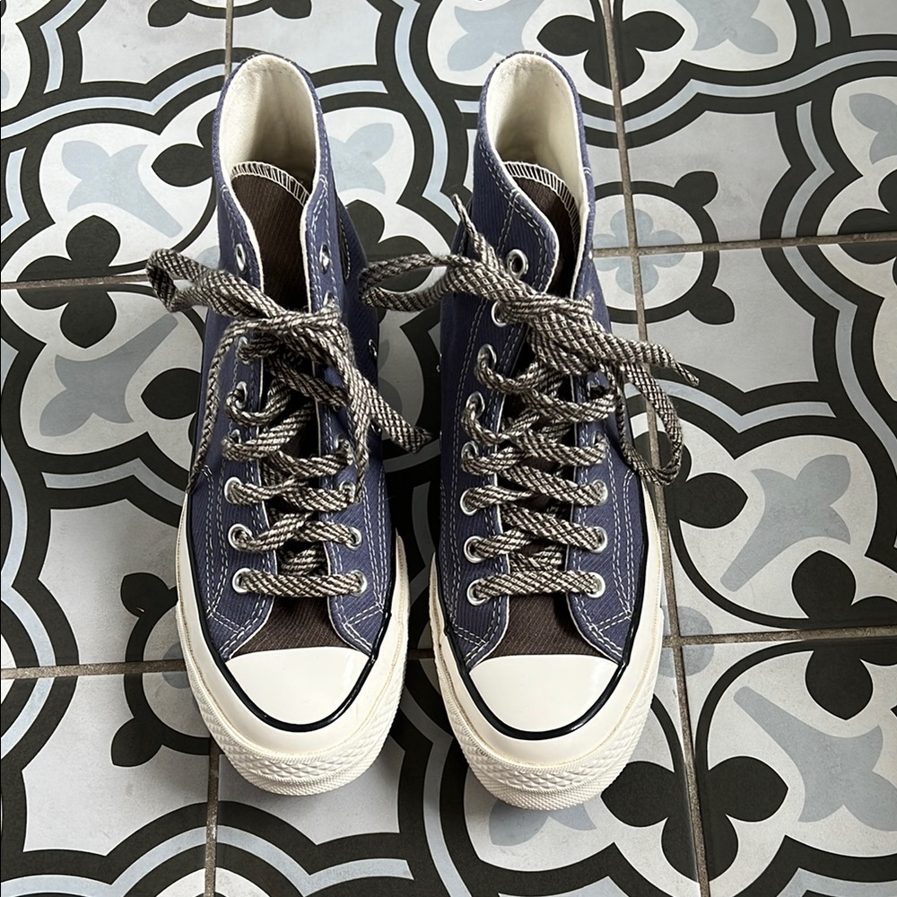 Converse High-Tops in Blue and White